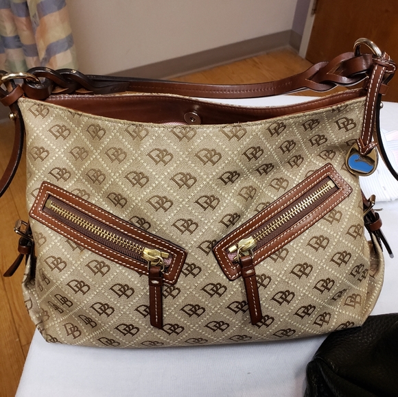 Dooney & Bourke Handbags - Dooney and Burke Bag